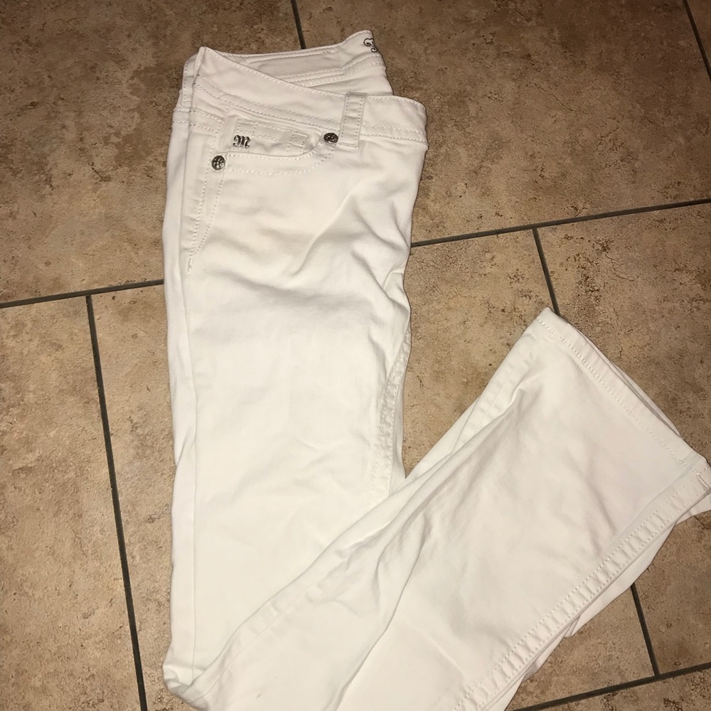 White miss me jeans